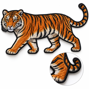 Patch brodé thermocollant motif Tigre Marchant pour vêtements - Product Image 2