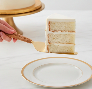 Ensemble de spatules et couteaux à gâteau de luxe en laiton et acier inoxydable avec manche en rotin tressé à la main pour usage domestique - Product Image 6