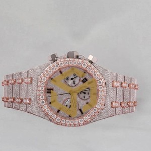 Montre chronographe de luxe en or rose unisexe, analogique à quartz, entièrement pavée de diamants, style hip-hop glacé - Product Image 1