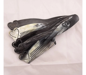 Peines de Cuerno de Búfalo Hechos a Mano con Forma de Animal - FAIZA CRAFT Modelo FC-2557 Accesorios para el Cabello de Uso Doméstico de Uttar Pradesh - Product Image 6