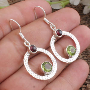 ต่างหูเงินแท้ 925 ประดับเพอริดอทดิบสีเขียวมะกอกเกรด AAA หรูหรา สำหรับผู้หญิง ของขวัญสำหรับงานปาร์ตี้ หรือเป็นเครื่องประดับประจำเดือนสิงหาคม - Product Image 5