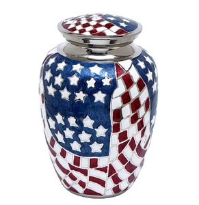 Urne funéraire pour cendres humaines fabriquée à la main en laiton pour cimetière Urne funéraire pour adultes - Product Image 1