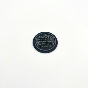 Parches con logotipo de PVC blando: diseño personalizable con respaldo cosido o adhesivo, ropa de moda, bolsos, calzado y uniformes - Product Image 1