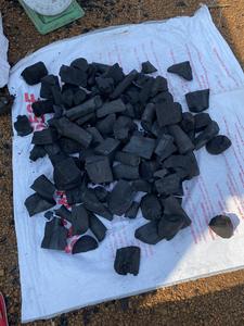 Charbon de bois KHAYA du Vietnam, qualité supérieure, emballé en sac selon la demande du client - Product Image 5