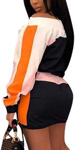เสื้อเปิดไหล่สีบล็อคสำหรับผู้หญิงพร้อมซิป ชุดสองชิ้นแขนยาว สไตล์สปอร์ต สตรีทแวร์ ชุดฤดูใบไม้ผลิฤดูร้อน - Product Image 2
