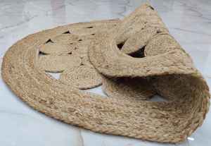 Tapis rond en jute tressé fait main, style bohème chic, en fibres naturelles, pour décoration de sol rustique et champêtre - Product Image 3