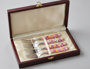 Ensemble de 4 fourchettes à motifs bohèmes, couverts en métal avec manches en plastique colorées, compatibles lave-vaisselle, couverts de fête - Product Image 6
