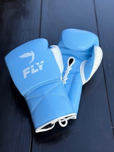 ชุดนวม Fly SuperLace MMA สำหรับซานด้าและมวย  หนังวัวแท้สั่งทำพิเศษ  แบบเต็มนิ้ว ระบายอากาศได้ดี พร้อมที่ครอบมือ  ที่ครอบแก้ม และที่ครอบศีรษะ - Product Image 4