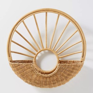 Panier de rangement mural festonné en rotin décoratif pour la présentation de fleurs - Product Image 5