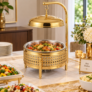 Plat à chafing rond de luxe doré avec base en rotin tressé et support suspendu en arche incurvée pour maintenir les aliments au chaud - Product Image 2