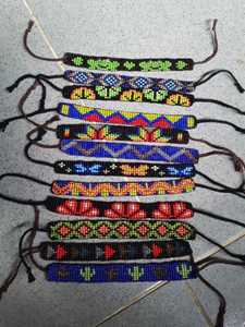 Bracelet artisanal en perles motif pierre bleue pour la fabrication de bracelets NOUSHAD ARTISANAT Modèle NH-699 Certifié IGI Uttar Pradesh - Product Image 6
