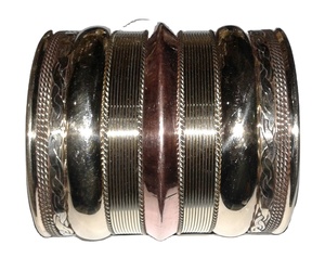 Bracelet en alliage plaqué or à la mode pour femmes grand bracelet manchette en laiton avec la meilleure qualité du fournisseur indien - Product Image 1