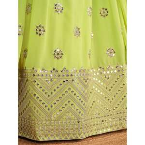 Lehenga choli ผ้าจอร์เจียปักสีเขียวมะนาวแบบดั้งเดิม - Product Image 1