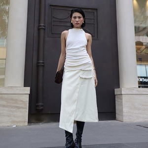 เสื้อแขนกุดทรงสวยเซ็กซี่สำหรับผู้หญิง คอวัว ยืดได้ 4 ทิศทาง ระบายอากาศได้ดี ผ้าโพลีเอสเตอร์ผสมคอตตอน ยับยาก - Product Image 4