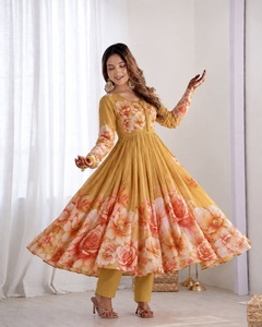 ชุดเดรส Anarkali ผ้าออร์แกนซ่าเนื้อนุ่มสำหรับผู้หญิง ประดับด้วยลูกปัดเย็บมือ พร้อมผ้าคลุมไหล่ผ้าไหมเนย ทรงปกติ รุ่น WSP 1407 - Product Image 1