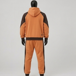 Nouvelle Arrivée Très Demandée : Survêtement Orange Durable Personnalisable avec Col à Capuche, Coupe Ample, Style Décontracté, Poches Latérales et Centrales - Product Image 2