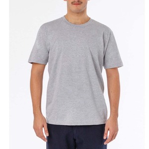 เสื้อยืดผู้ชายทรงปกติ แขนสั้น คอตตอนออร์แกนิค 100% หนัก 180 กรัม พิมพ์ลายโลโก้ด้านหน้า ทรงหลวมไหล่ตก - Product Image 1