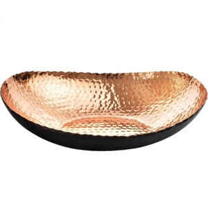 Tazón Decorativo de Lujo para Servir Frutas con Pétalos Dorados, Centro de Mesa de Metal con Acabado de Latón para Pedidos al por Mayor - Product Image 3