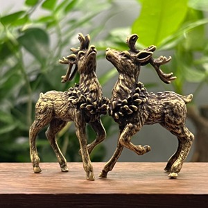Objeto Decorativo de Reno de Diseño Premium con Base de Madera para Decoración Festiva y Regalos de Temporada, Hecho en India - Product Image 3