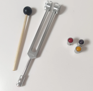 Diapasón ponderado de 40 Hz, botas de masaje y terapia con gemas de amatista y cuarzo rosa disponibles. - Product Image 5