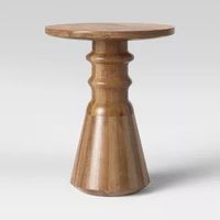 Table d'appoint rustique en bois, écologique et durable, idéale pour le salon, la décoration de style farmhouse, les coins de chambre et un espace convivial.