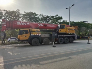 Grue mobile d'occasion fiable 100T, hauteur de levage 78m, contrepoids 32,5T, moteur Weichai, Poids total autorisé en roulant 55000kg pour travaux de levage industriels - Product Image 3