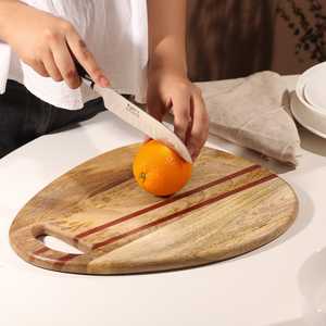 Planche à découper en bois de forme ovale unique, design classique, plateau de service pour fromage, fabrication artisanale, durable, indispensable en cuisine - Product Image 2