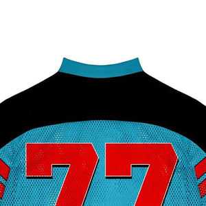 Camiseta de fútbol de malla tejida oversize con cuello en V y corte cropped estilo boxy para hombre, de fabricante American Vintage Soccer Jerseys France. - Product Image 5