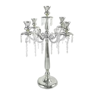 Bougeoir Candélabre en Métal et Aluminium de Meilleure Qualité, Finition Argentée avec Gouttes de Cristal, pour Décoration de Table de Mariage, Design Unique - Product Image 1