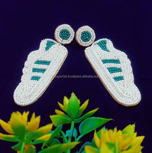 ต่างหูรองเท้าผ้าใบทำด้วยมือเมล็ดพันธุ์ลูกปัดปักต่างหูแบบคลาสสิกลูกปัดสีเขียวสำหรับทุกเพศเครื่องประดับแฟชั่นอินเทรนด์ - Product Image 2