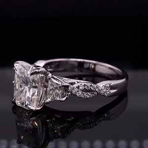 Anillo de Diamantes Solitario Radiante en Oro Blanco de 14K, Joyería de Compromiso de Lujo - Product Image 3