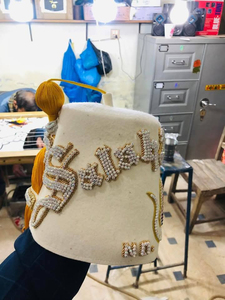 Gorro Fez Personalizado Premium de Fieltro de Lana Negra con Emblema Bordado y Borla Larga para Ceremonias Fraternales - Product Image 3