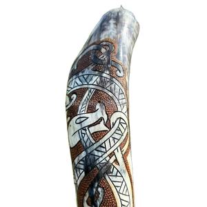 Artesanía natural legendaria pulida hecha a mano para entusiastas de la cerveza y el hidromiel: una elegante jarra de cuerno para beber - Product Image 1