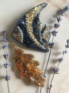 Broche de Lujo con Bordado Floral y Cuentas, Hecho a Mano, Regalo para Ocasiones Especiales, Broche Decorativo Bordado a Mano con Cuentas, Elegante - Product Image 5