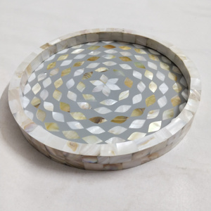 Plateaux de service en nacre faits à la main en bois écologique Mdf résine gris élégant plateau de service rond fait à la main en Inde - Product Image 4