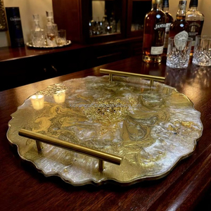 Bandeja Dorada Hecha a Mano, Elegante Bandeja de Resina, Decoración de Lujo para el Hogar, Bandeja de Servicio de Resina Epoxi Hecha a Mano con Madera de Mango, Tamaño Personalizable - Product Image 1