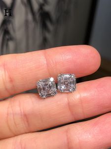 Boucles d'oreilles clous effet illusion en diamant de laboratoire taille Asscher, or blanc 14K, grappe carrée, style statement - Product Image 2