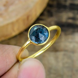 Anillo de Zafiro Azul Natural de 5mm, Gema Redonda, Oro de 18k sobre Plata de Ley 925 - Product Image 4