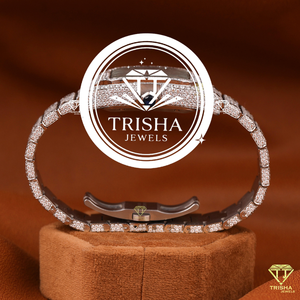 Reloj de Lujo con Diamantes Moissanite, Diseño de Esfera Cuadrada, Piedras Redondas Brillantes y Estilo Excepcional - Product Image 3