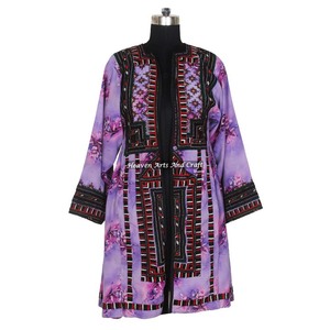 Tunique bohème vintage BDR088 Real Kuchi Banjara, broderie artisanale vintage, provenant d'un fournisseur indien. - Product Image 4