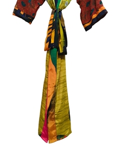 Kimono de Lujo con Parches de Seda, Túnica Larga para Dormir o como Cubre Bikini, Kimono Hecho a Mano con Sari de Seda Reciclada Vintage de la India - Product Image 4