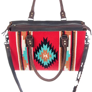 กระเป๋าพาดลำตัวหนังวัวสไตล์ตะวันตกโบฮีเมียนคุณภาพระดับพรีเมียมพร้อมส่งจากอินเดียมีพู่ห้อยสำหรับฤดูใบไม้ร่วง - Product Image 1