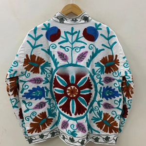 Chaqueta de algodón Suzani con bordado a mano | Chaquetas de Mujer | Chaqueta de invierno hecha a mano - Product Image 4