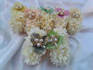 Coletero para el Cabello con Perlas Blancas y Gajra – Diadema Nupcial de Jazmín Pastel, Accesorio Reutilizable para Peinados de Novia para Mujeres y Niñas - Product Image 2