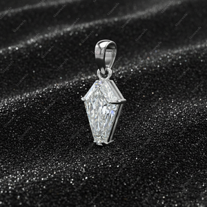 Pendentif en moissanite taille cerf-volant fantaisie pour femme, élégant pendentif solitaire en diamant, bijou de fiançailles unique de forme géométrique - Product Image 3