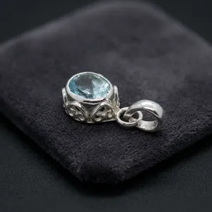 Pendentif solitaire classique en argent sterling 925 avec topaze bleue sertie dans un cadre, pour un usage quotidien, bijoux unisexes - Product Image 5