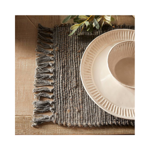 Set de table rectangulaire personnalisé en lin et jute tissé, couleur unie, bord à pompons, décoration de table, lavable, design texturé naturel - Product Image 1