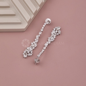 Bijoux en diamant de qualité supérieure, design raffiné, boucles d'oreilles en diamant taille ovale pour femmes, provenant d'un fournisseur et fabricant indien. - Product Image 2