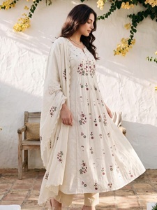 Costume Anarkali en coton brodé pour femmes, coupe ample, longueur au sol, style traditionnel décontracté, Inde, Pakistan, vêtements d'été - Product Image 3