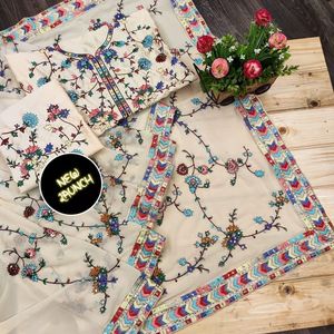 Sari indio de boutique de georgette de visón pesado con bordado multicolor, trabajo de hilo de primera calidad, tradicional para bodas, fiestas, verano e invierno. - Product Image 3